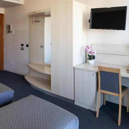 Giallo Hotel 3*