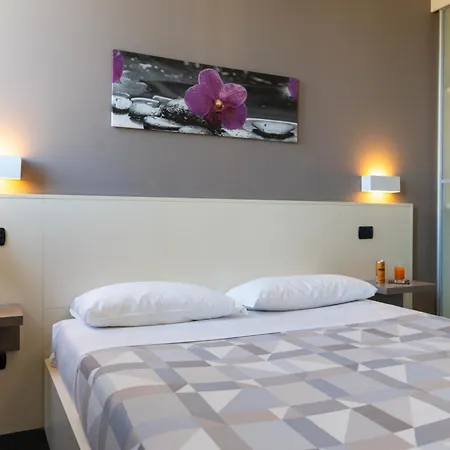 Hotel Giallo 3*